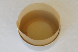 Lining a Round Cake Tin - complete